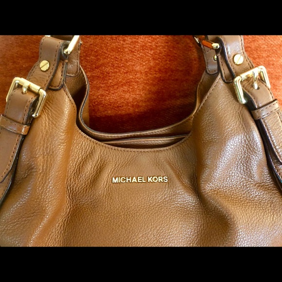 SOLD ❌Closet Clean up! MK handbag/shoulder bag 👜 - Picture 3 of 16